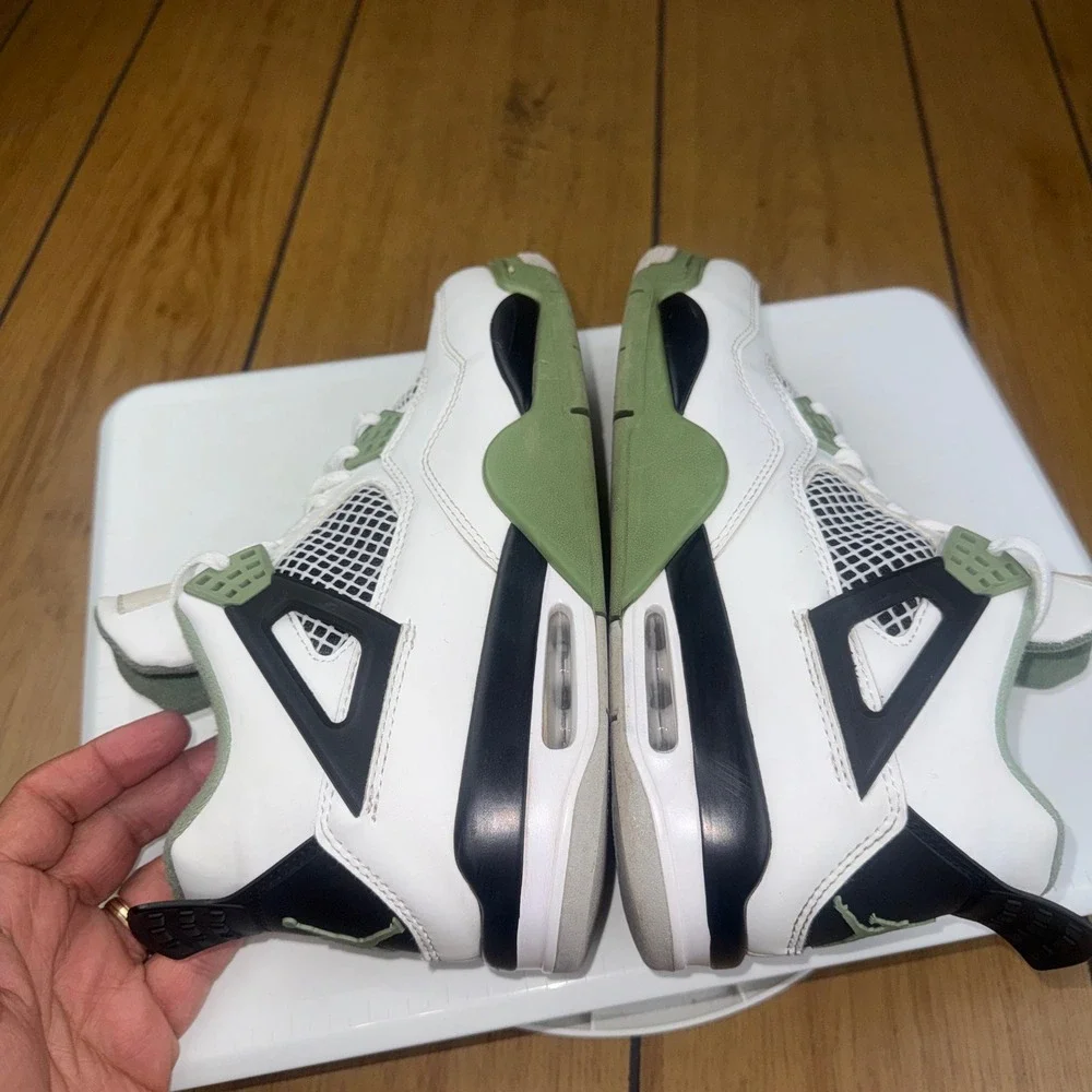 Air Jordan 4 Retro Seafoam Oil Green White Black AQ9129-103 Mens Size 8
